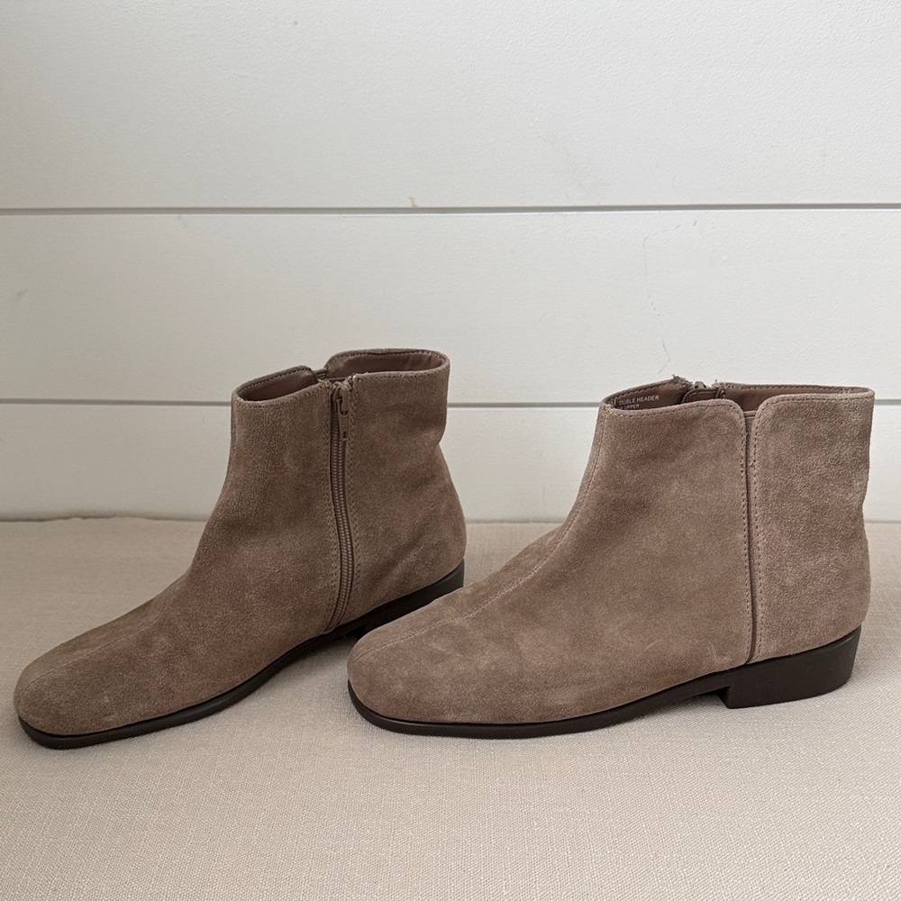 Women’s AEROSOLES Taupe Suede Ankle Booties